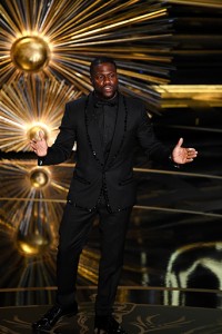 2016 Oscars Academy Awards Kevin Hart - fashionista.com