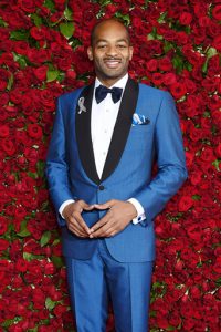 2016 Tony Awards brandon dixon bright blue tuxedo with black lapels and white dress shirt with a black bow tie and matching pocket square on the red carpet